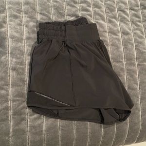 Lululemon Hotty Hot Low-Rise Lined Short 4”
